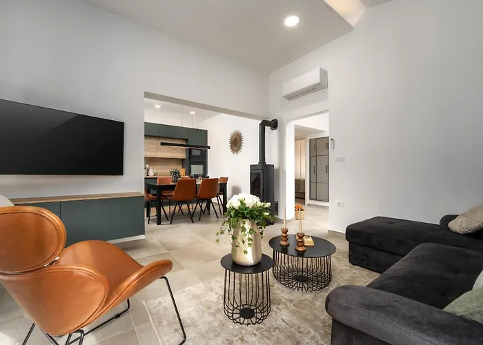 Vila Casa Canziana For 6 People With Private Pool In *