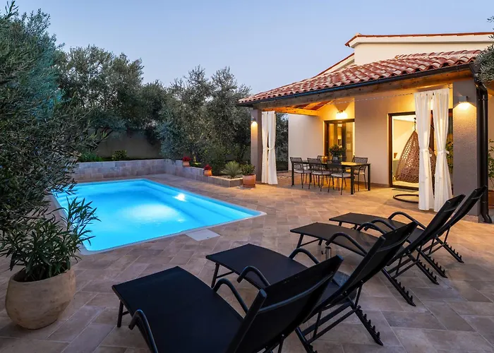 Casa Canziana For 6 People With Private Pool In * Pula