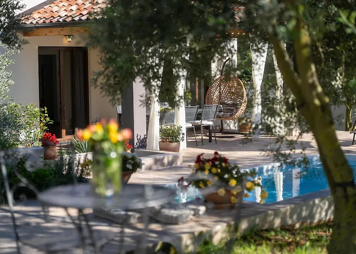 Casa Canziana For 6 People With Private Pool In Villa