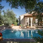 Casa Canziana For 6 People With Private Pool In * Pola