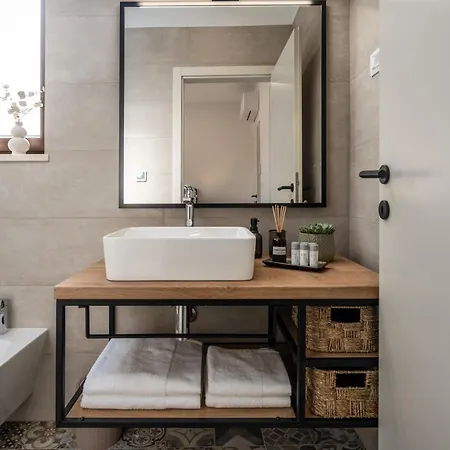 Casa Canziana For 6 People With Private Pool In Vila