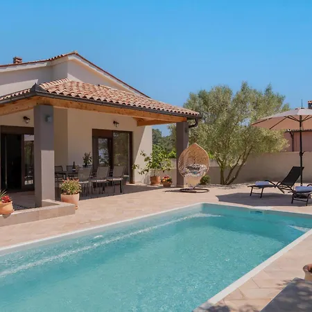 Casa Canziana For 6 People With Private Pool In Vila