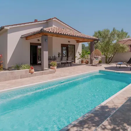 Casa Canziana For 6 People With Private Pool In * Pula
