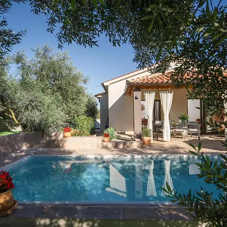 Casa Canziana For 6 People With Private Pool In * Пула