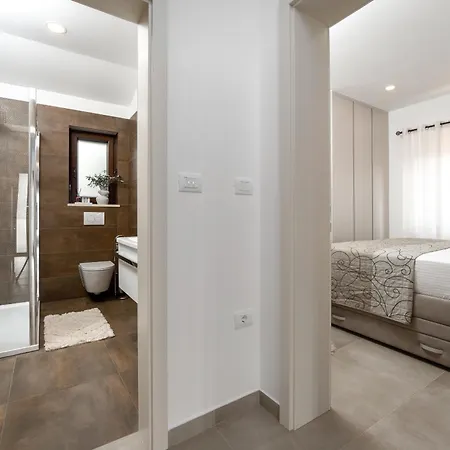 Βίλα Casa Canziana For 6 People With Private Pool In Πούλα