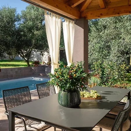 Casa Canziana For 6 People With Private Pool In Villa *