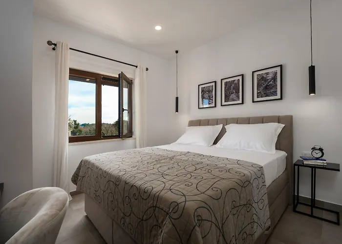 Villa Casa Canziana For 6 People With Private Pool In Pula