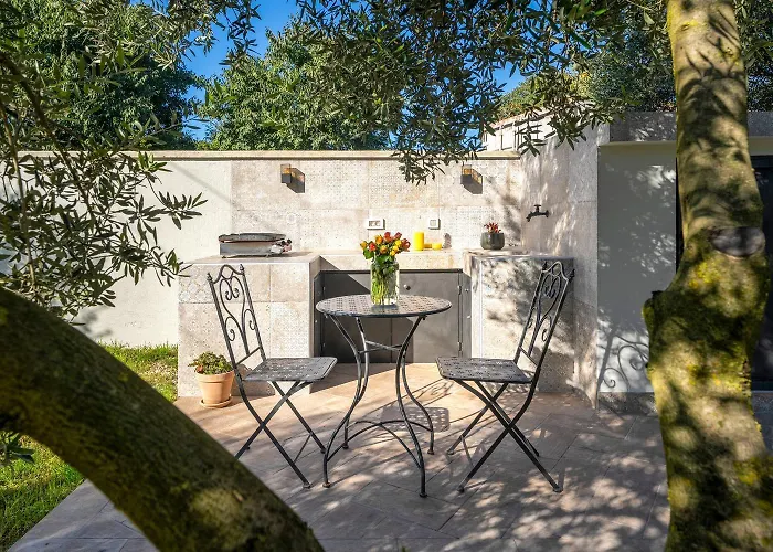 Casa Canziana For 6 People With Private Pool In